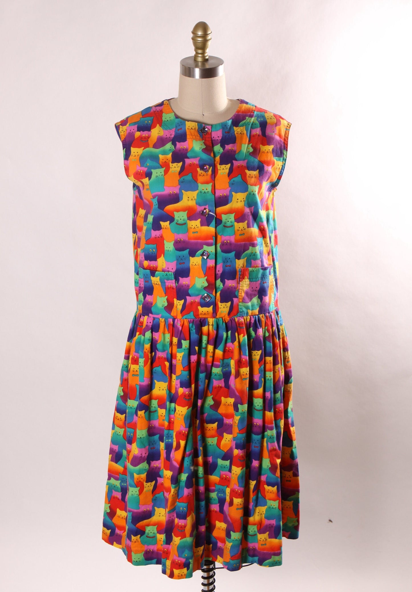 1980s Novelty Rainbow Multi-Colored Cat Print Sleeveless Button Up Drop Waist Dress by Impressions by Lyris Kay -S