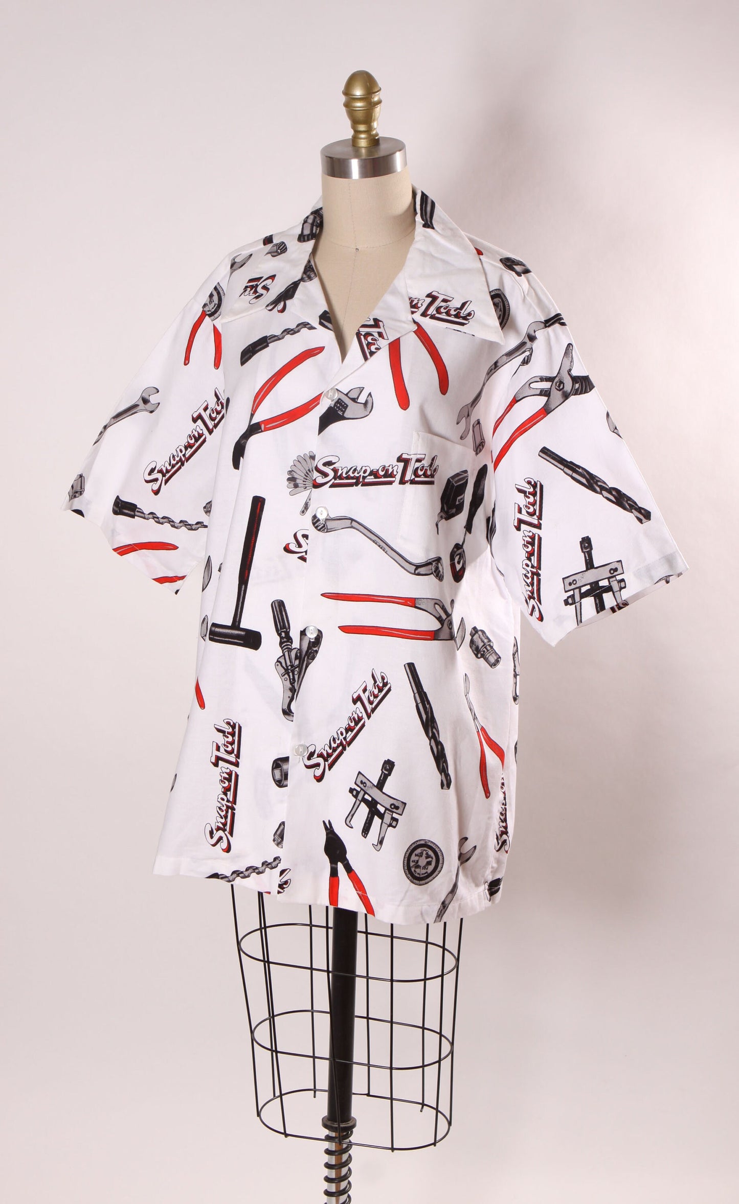 1960s Novelty White, Red and Black Short Sleeve Button Up Snap-On Tools Mechanic Tools Print Hawaiian Mens Shirt by Surf Line Hawaii