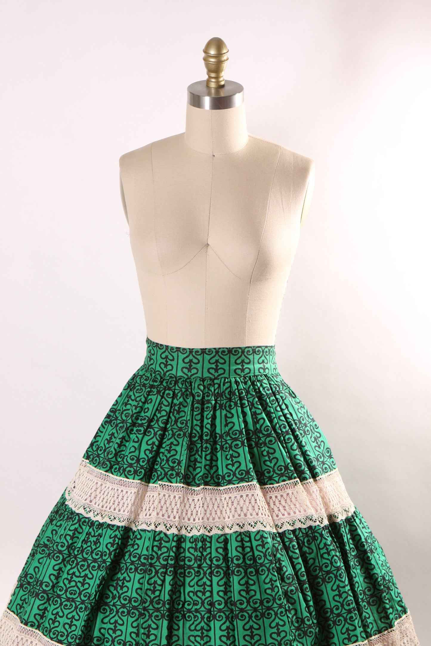 1940s Emerald Green, Black and White Lace Insert Abstract Swirl Fit and Flare Mexican Skirt -XS