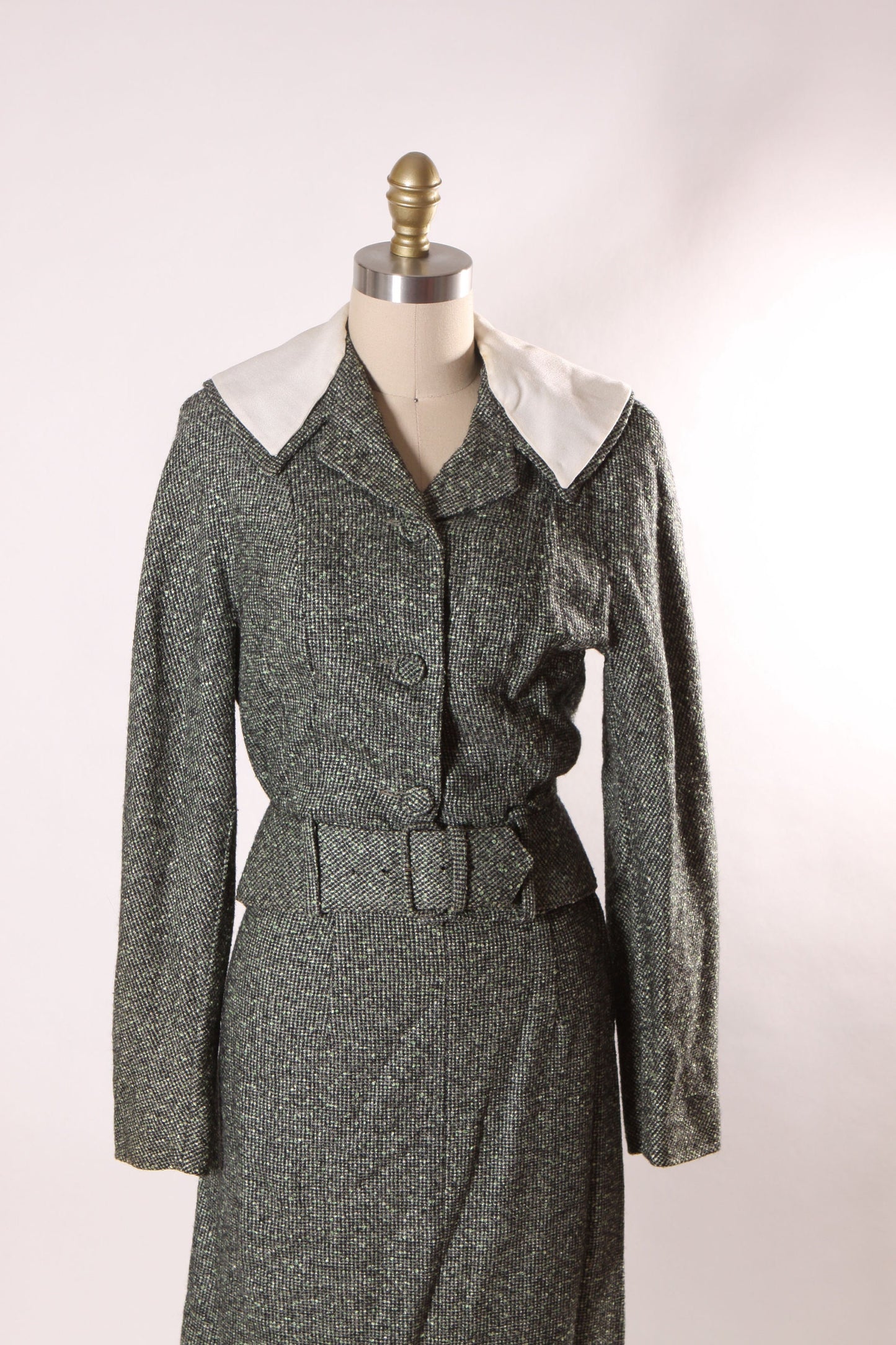 1940s Gray Green and White Flecked Tweed Long Sleeve Belted Jacket with Matching Wiggle Skirt Two Piece Skirt Suit by Winston -XS