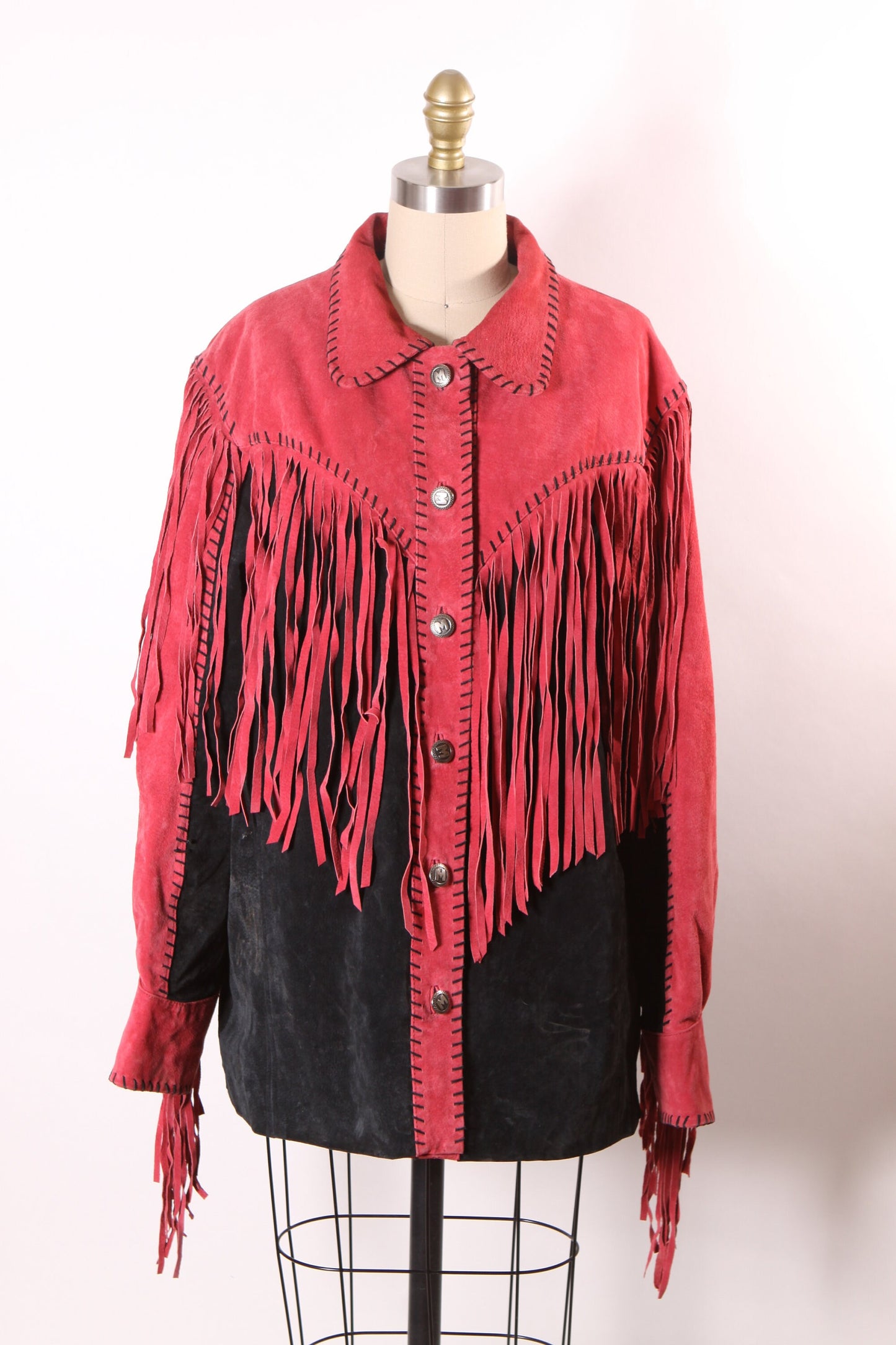 1980s Red and Black Suede Leather Fringe Long Sleeve Metal Snap Western Cowgirl Jacket Coat by Bob Mackie -L