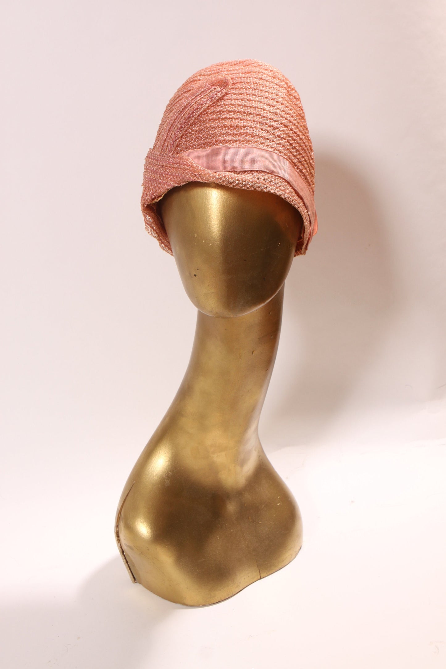 1920s Pink Rolled Edge Ribbon Detail Cloche Hat