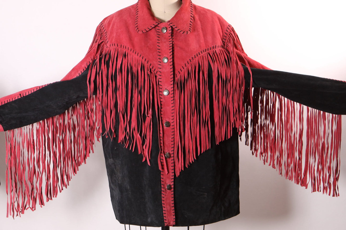 1980s Red and Black Suede Leather Fringe Long Sleeve Metal Snap Western Cowgirl Jacket Coat by Bob Mackie -L