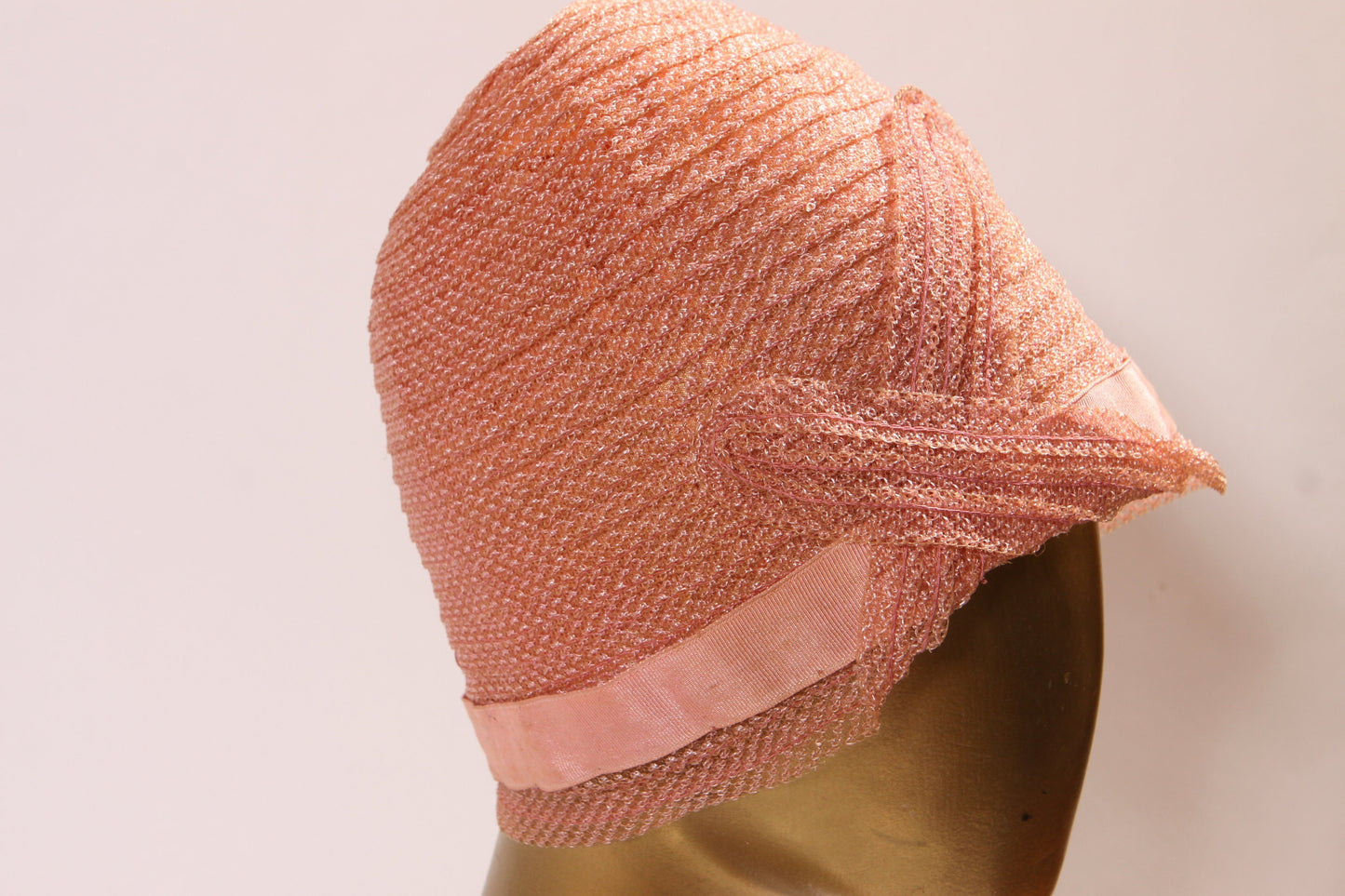 1920s Pink Rolled Edge Ribbon Detail Cloche Hat