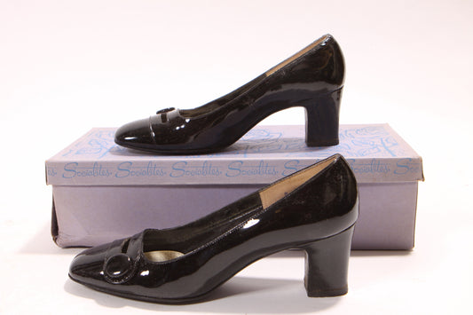 1960s Black Patent Leather Button Detail High Heel Shoes Pumps by Socialites -Size 8AA