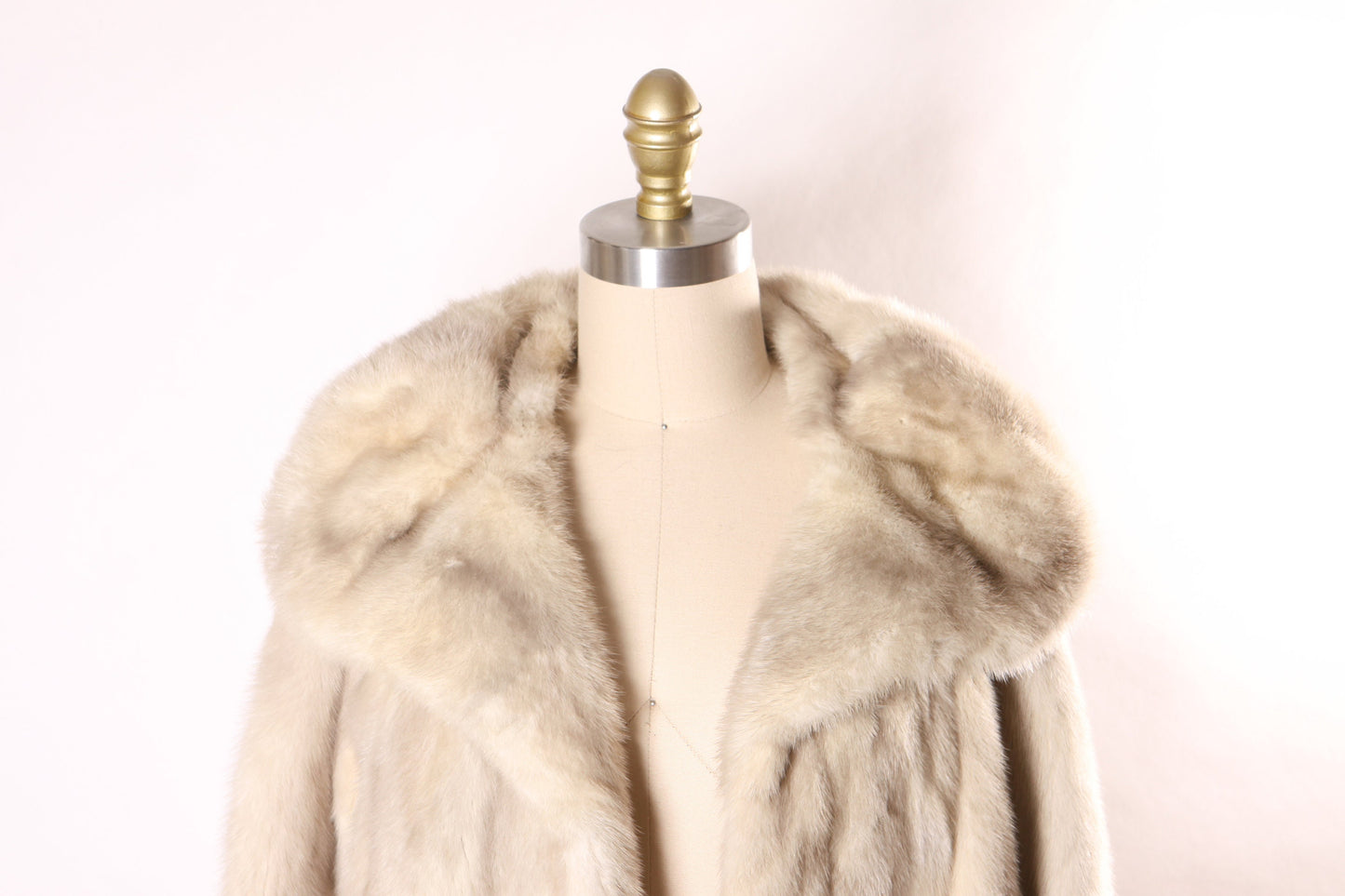 1950s 1960s Silver Mink Fur Hip Length Folded Collar Winter Coat by The Broadway -M-L