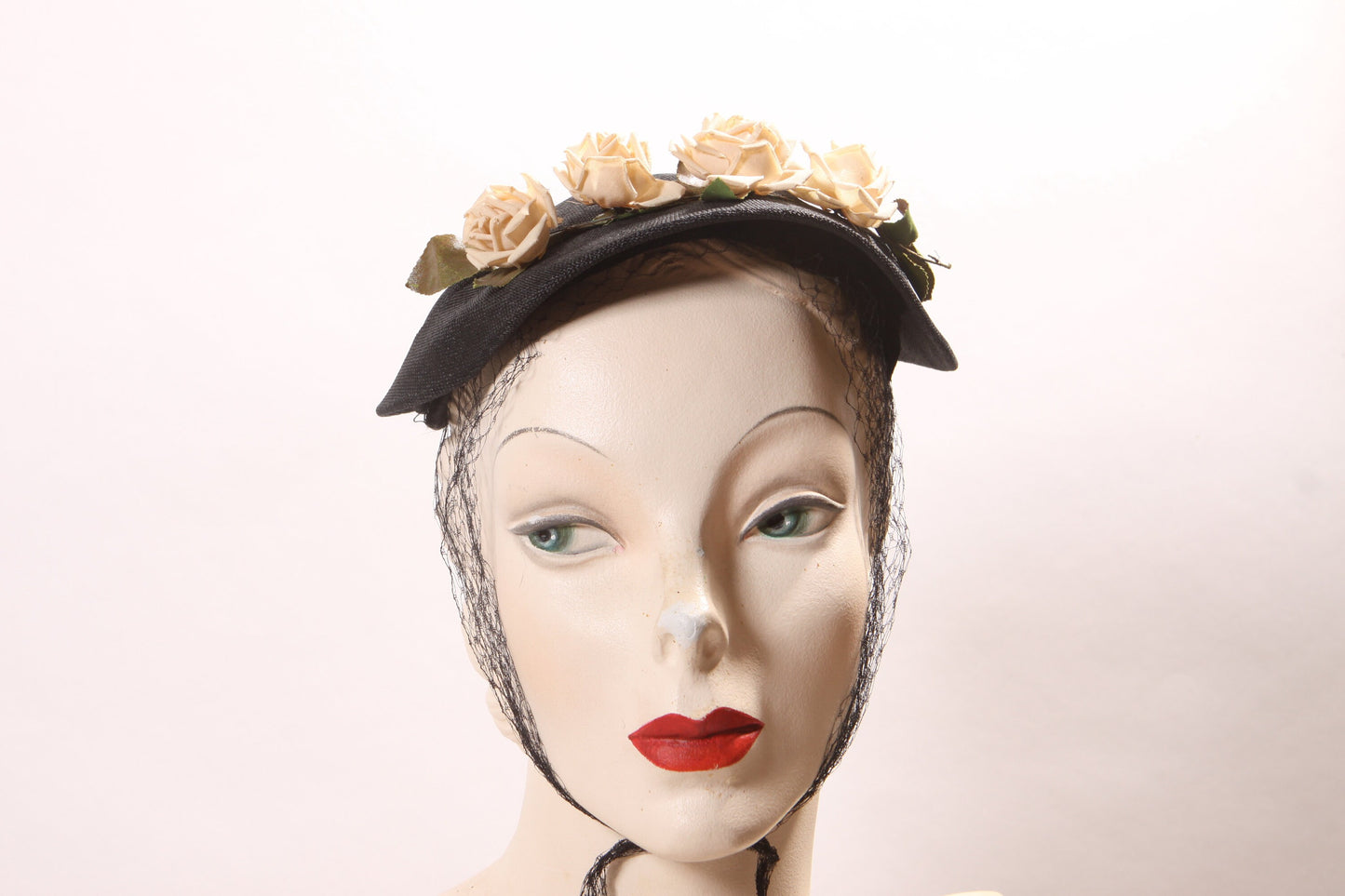 1940s 1950s Black and Cream Flower Detail Black Veil Hat