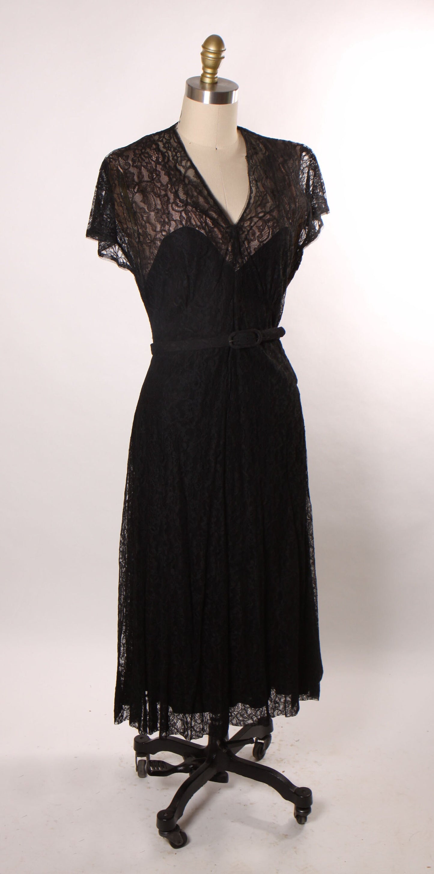 1940s Sheer Black Lace Short Sleeve Gothic Sweetheart Neckline Fit and Flare Dress -M