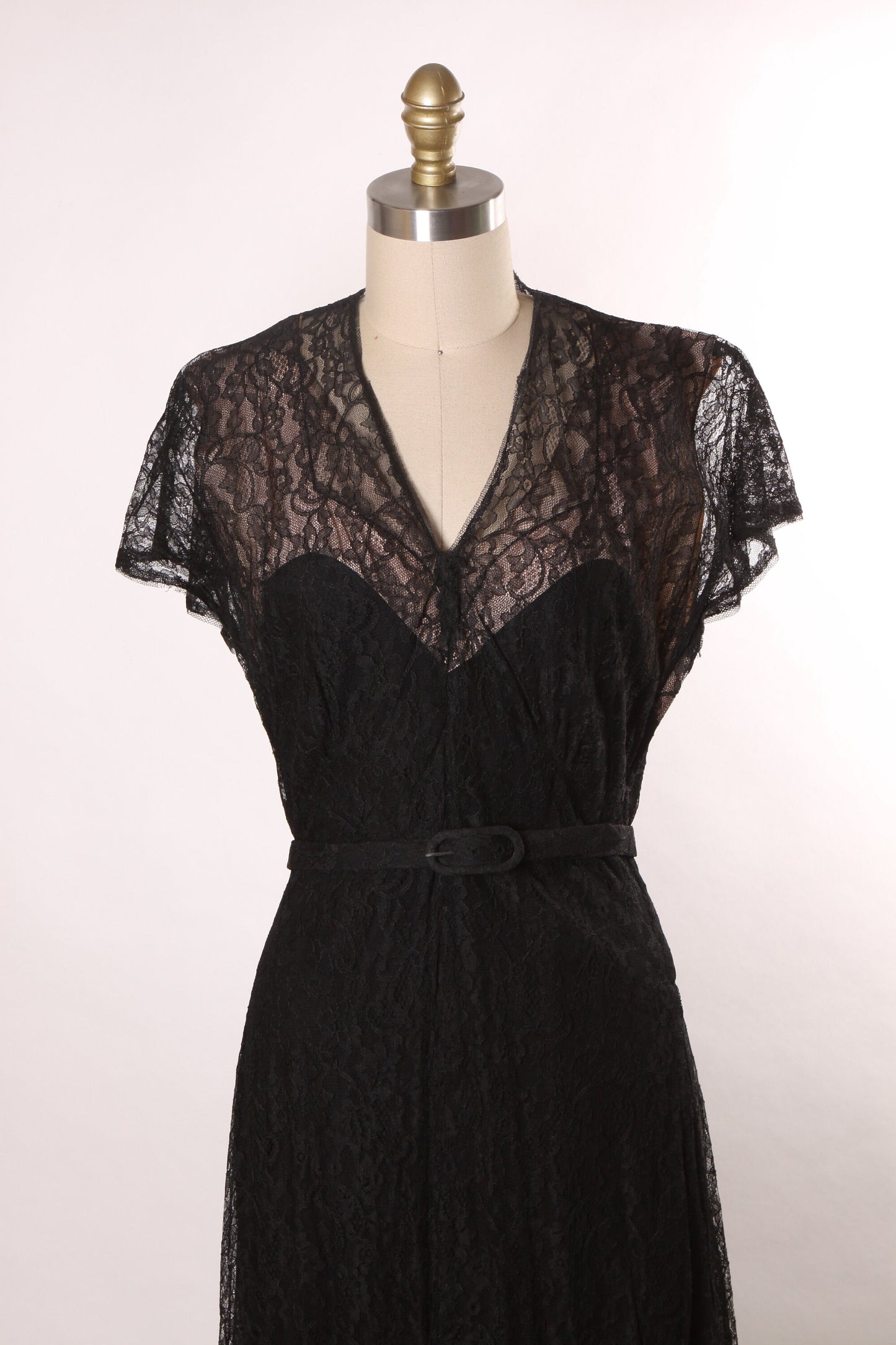 1940s Sheer Black Lace Short Sleeve Gothic Sweetheart Neckline Fit and Flare Dress -M