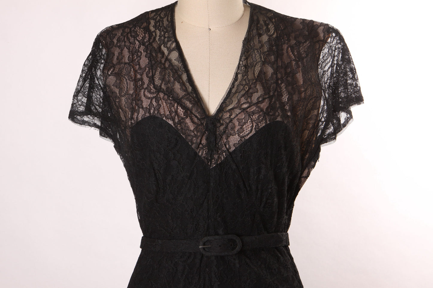 1940s Sheer Black Lace Short Sleeve Gothic Sweetheart Neckline Fit and Flare Dress -M