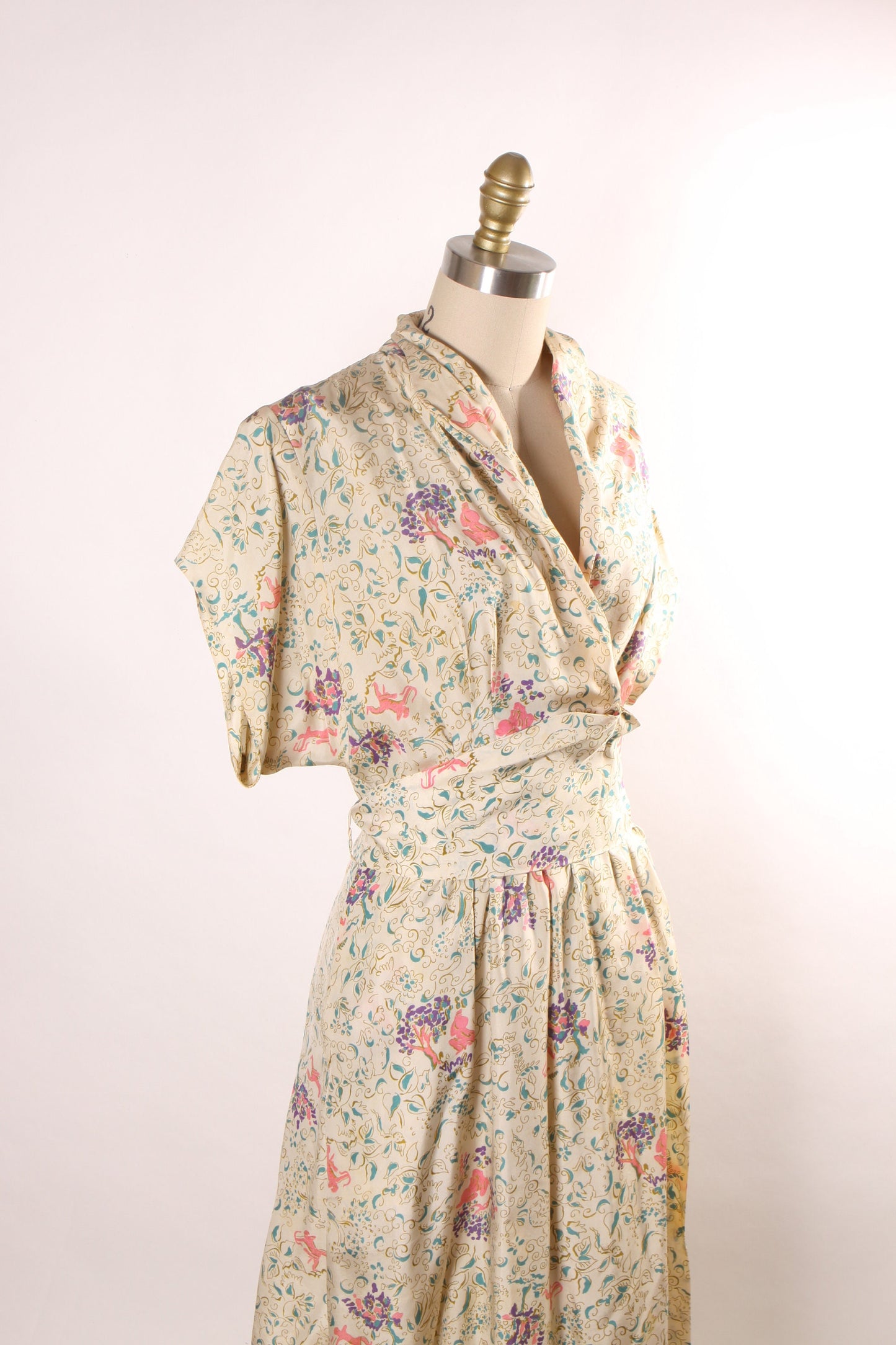 1940s Cream, Tan, Pink and Green Novelty Ancient Greece Print Short Sleeve Full Length Wrap Dress by Flobert -M