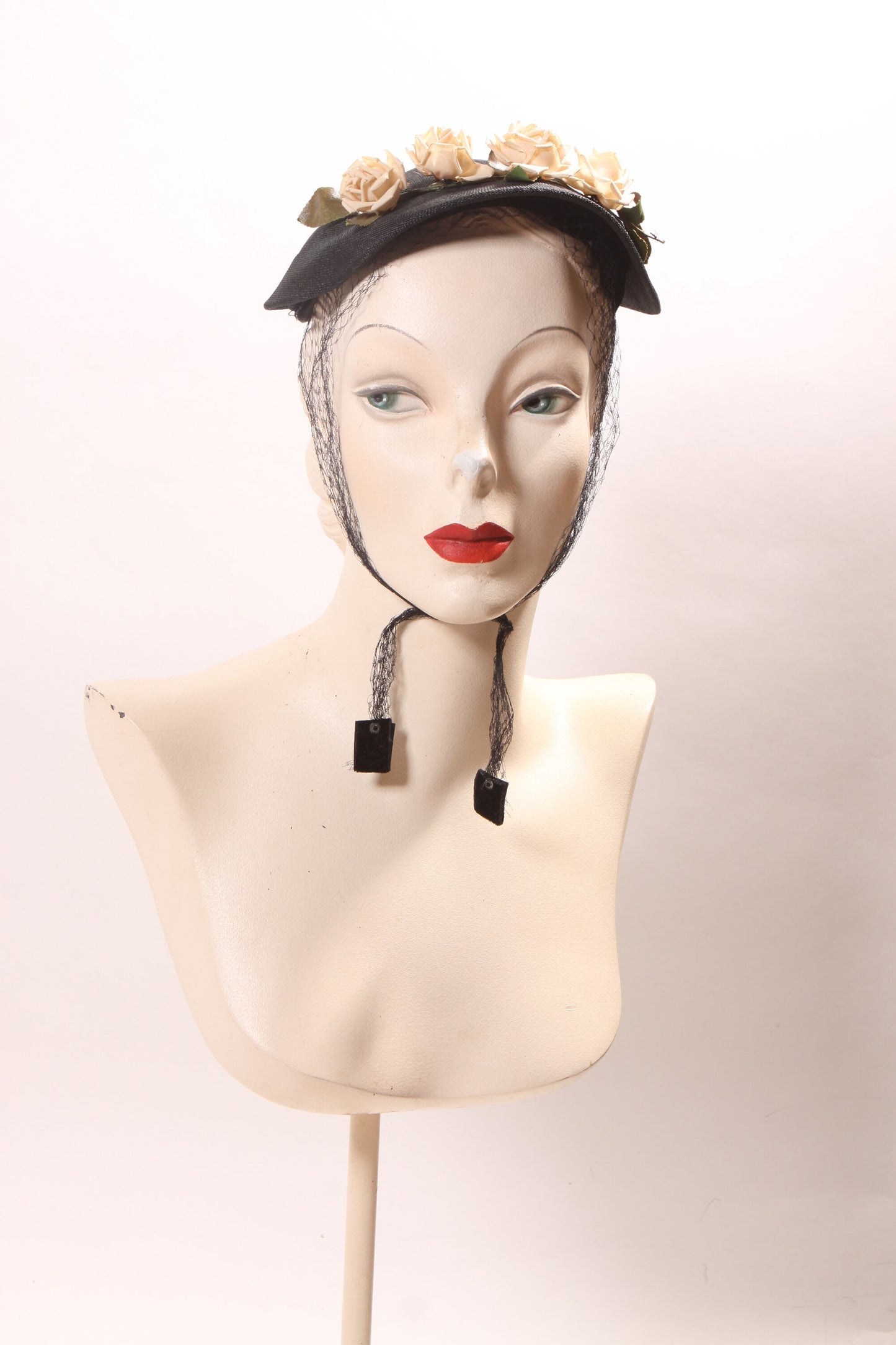 1940s 1950s Black and Cream Flower Detail Black Veil Hat