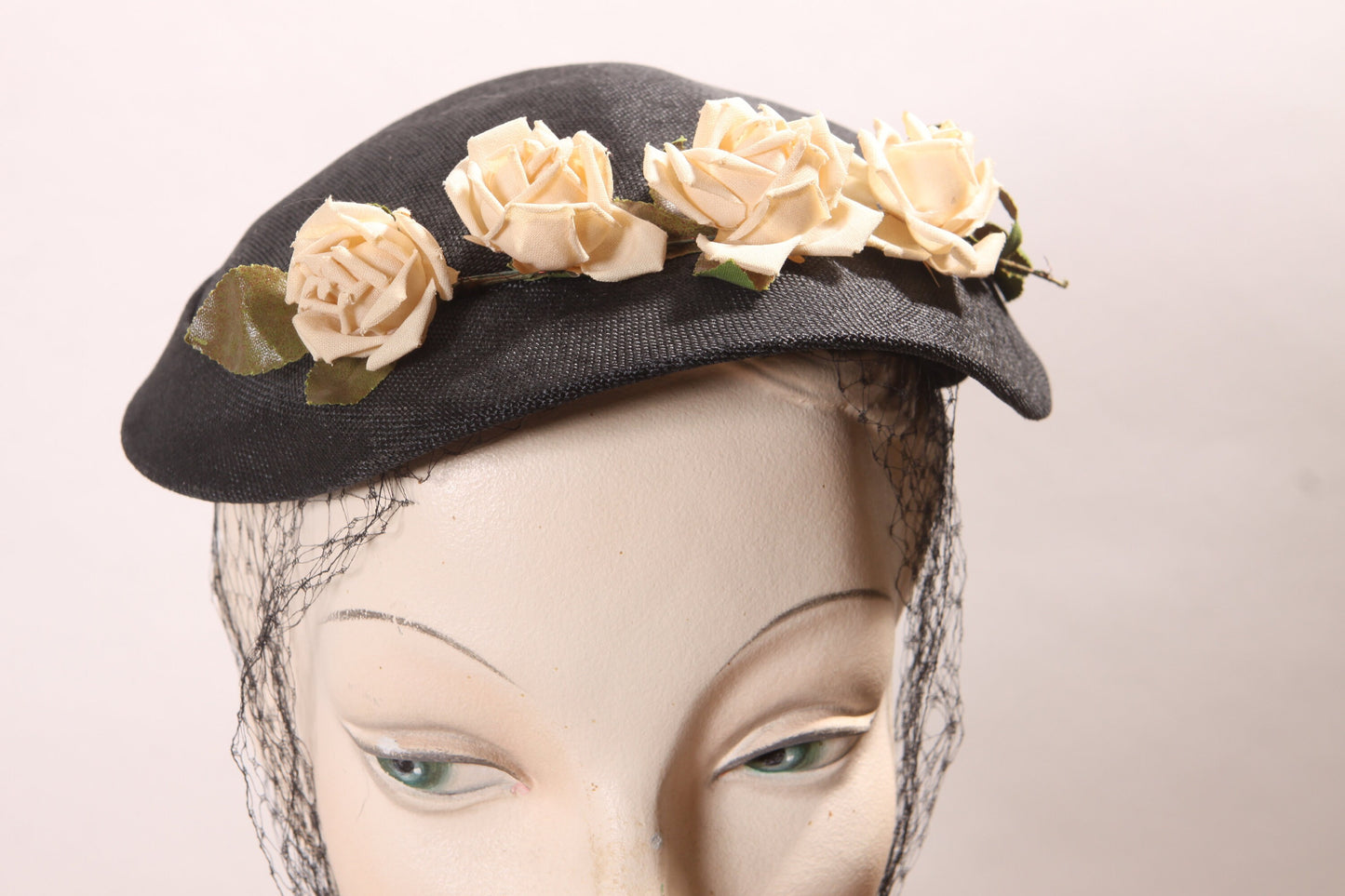 1940s 1950s Black and Cream Flower Detail Black Veil Hat