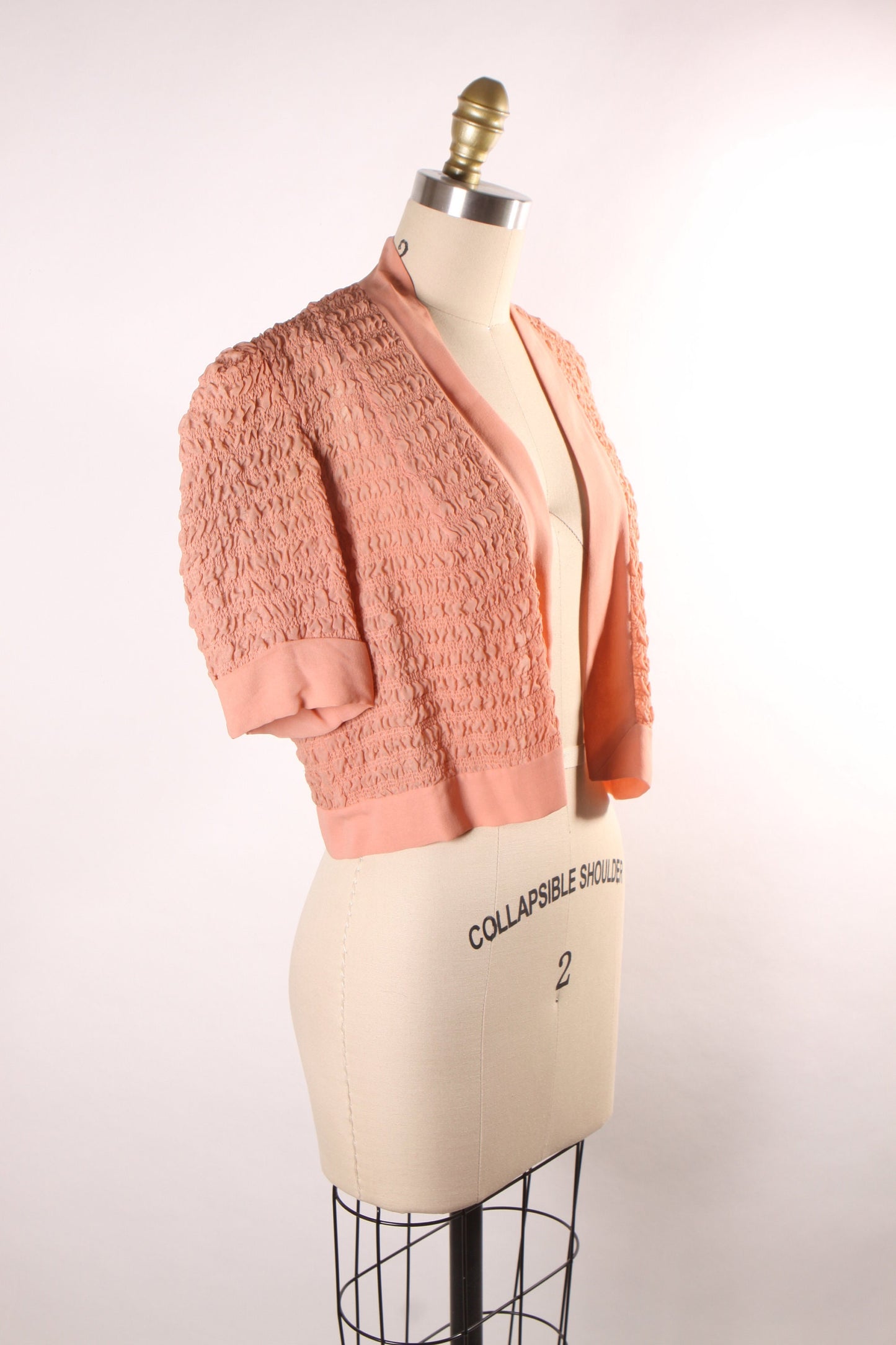 1940s Light Pink Ruched Bodice Open Front Short Sleeve Cropped Jacket -L