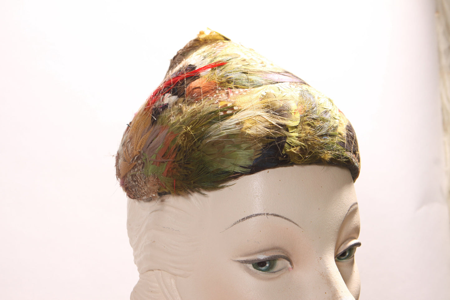 1950s 1960s Multi-Colored Feather and Netted Pointed Top Formal Hat