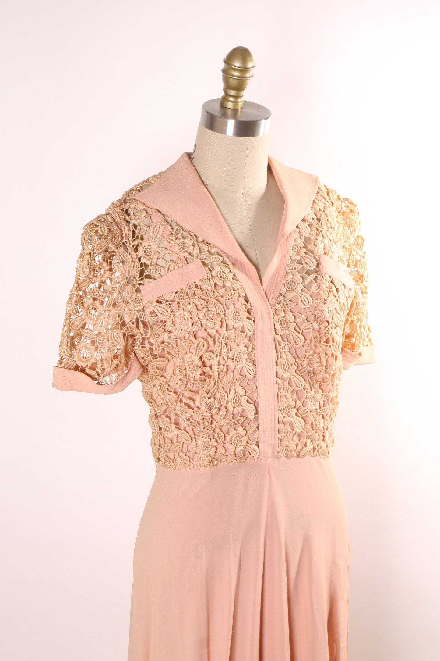 1940s Light Pink Sheer Lace Floral Bodice Short Sleeve Full Length Dress -L