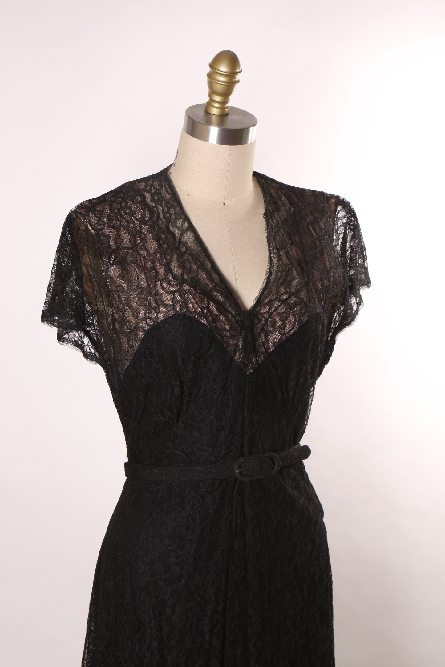 1940s Sheer Black Lace Short Sleeve Gothic Sweetheart Neckline Fit and Flare Dress -M