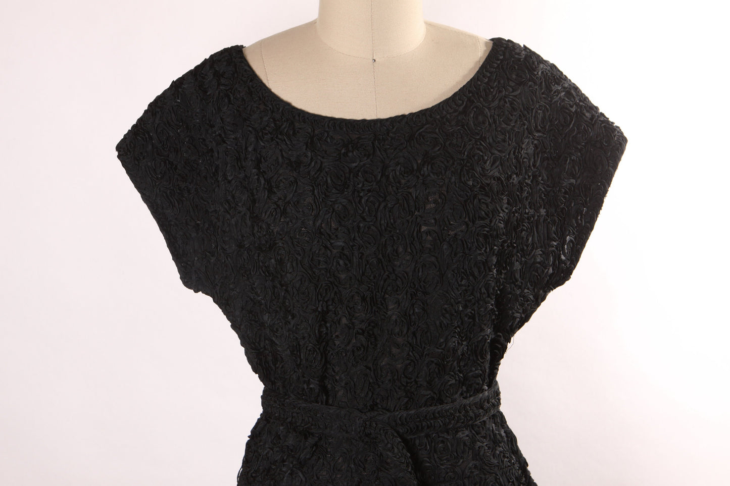 1960s Black Soutache Ribbon Floral Style Trim Short Sleeve Formal Dress -L