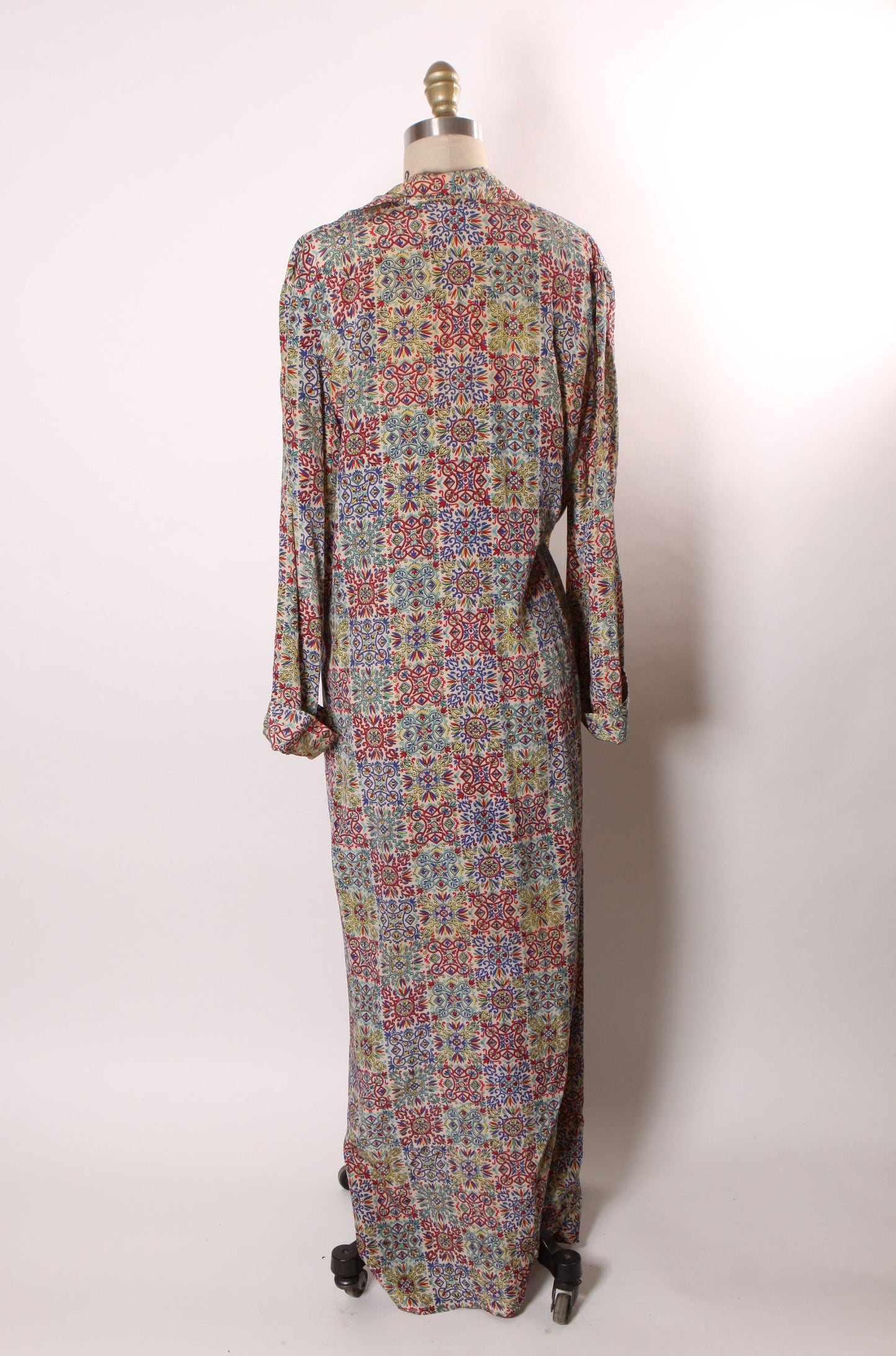 1940s Green, Red and Blue Abstract Multi-Colored Long Sleeve Silk Robe by Dorian