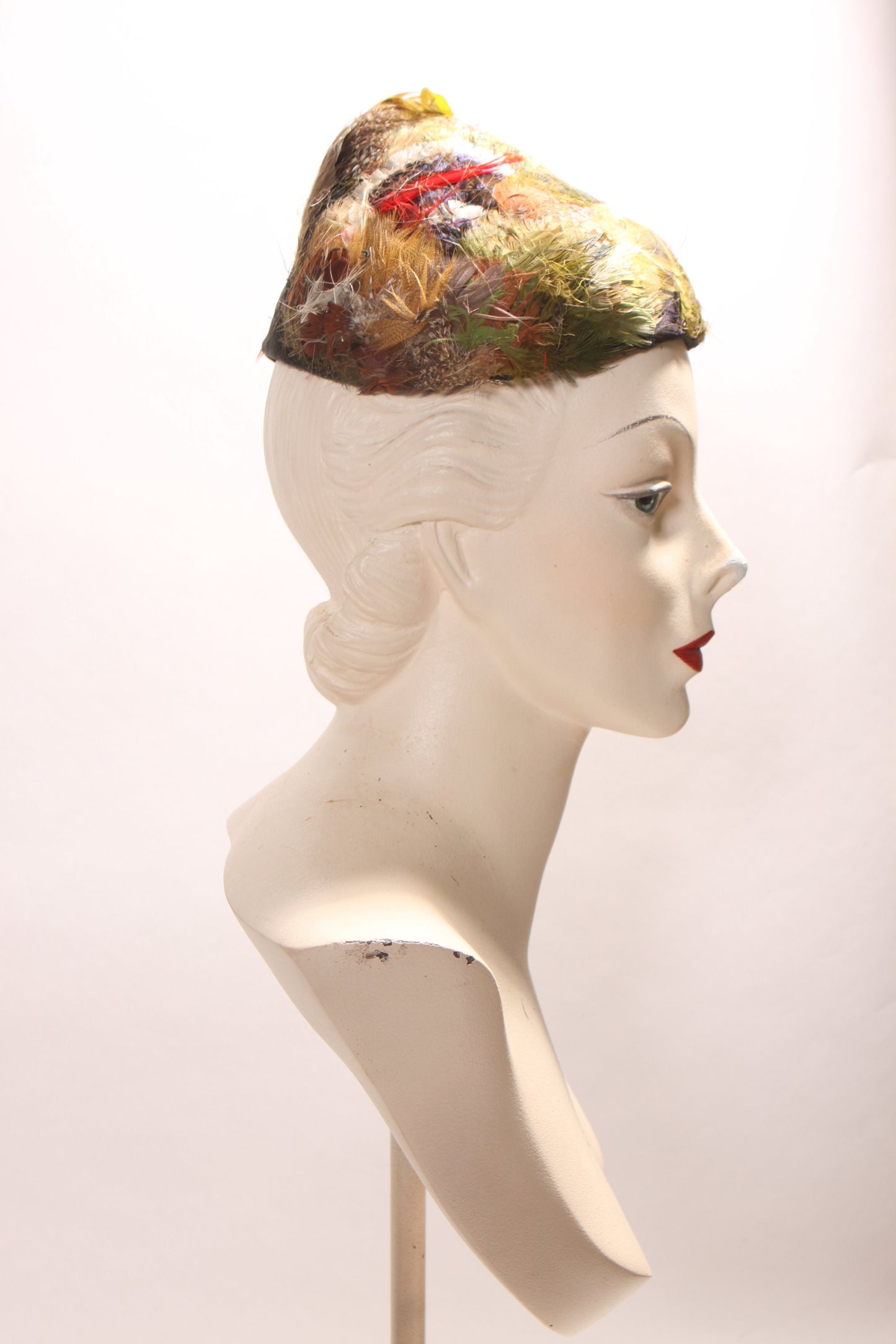 1950s 1960s Multi-Colored Feather and Netted Pointed Top Formal Hat